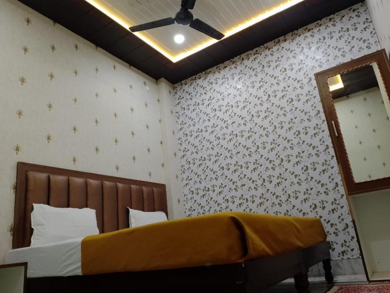 Varuna Palace Varanasi , Near Mandir & Ghat'S Ngoại thất bức ảnh